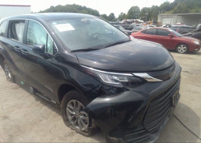 2023 TOYOTA SIENNA (VIN: 5TDKRKEC6PS142714)