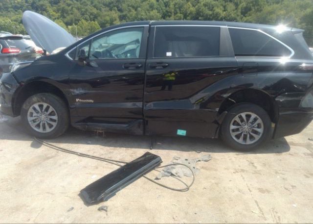2023 TOYOTA SIENNA(VIN: 5TDKRKEC6PS142714