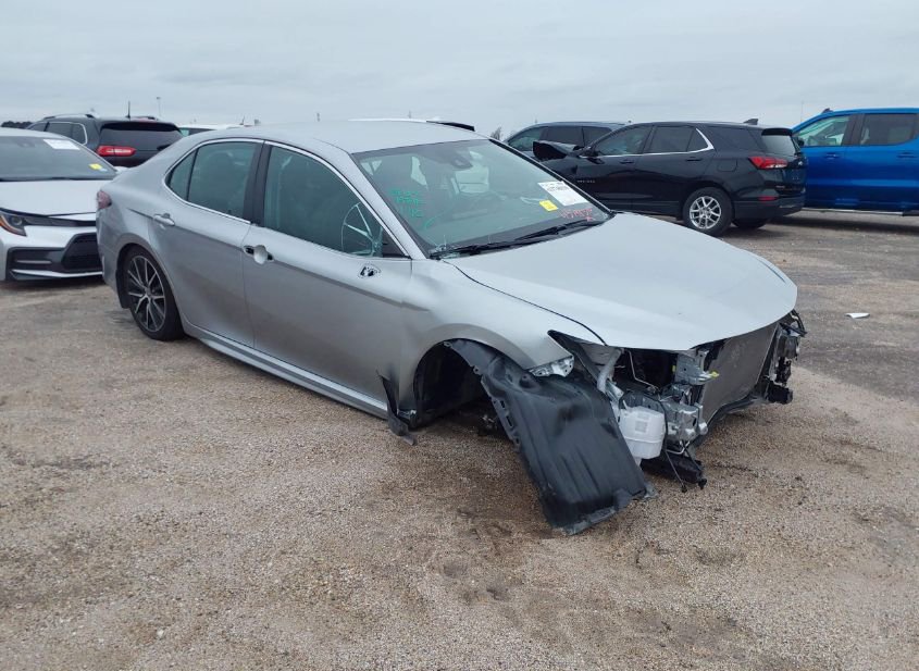 2022 TOYOTA CAMRY SE photo