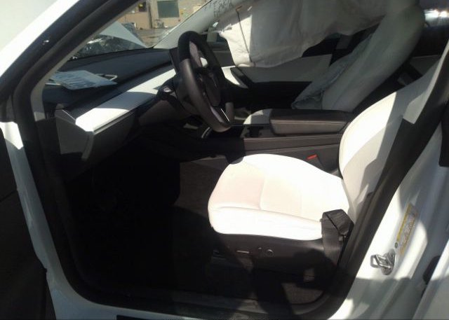 2021 TESLA MODEL Y(VIN: 5YJYGDEE8MF269638