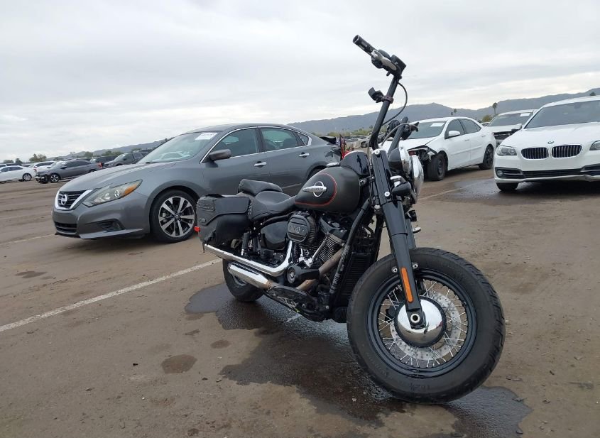 2018 HARLEY-DAVIDSON FLHCS HERITAGE CLASSIC 114 photo