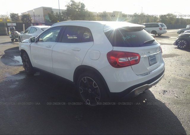 купить 2020 MERCEDES-BENZ GLA WDCTG4EB5LJ656925