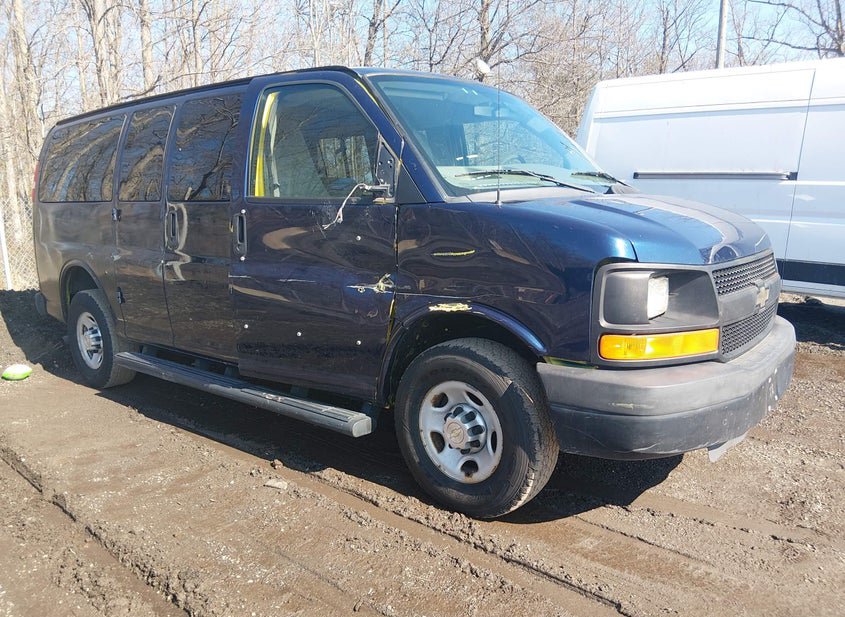 2010 Chevrolet Express 3500 6.0L photo