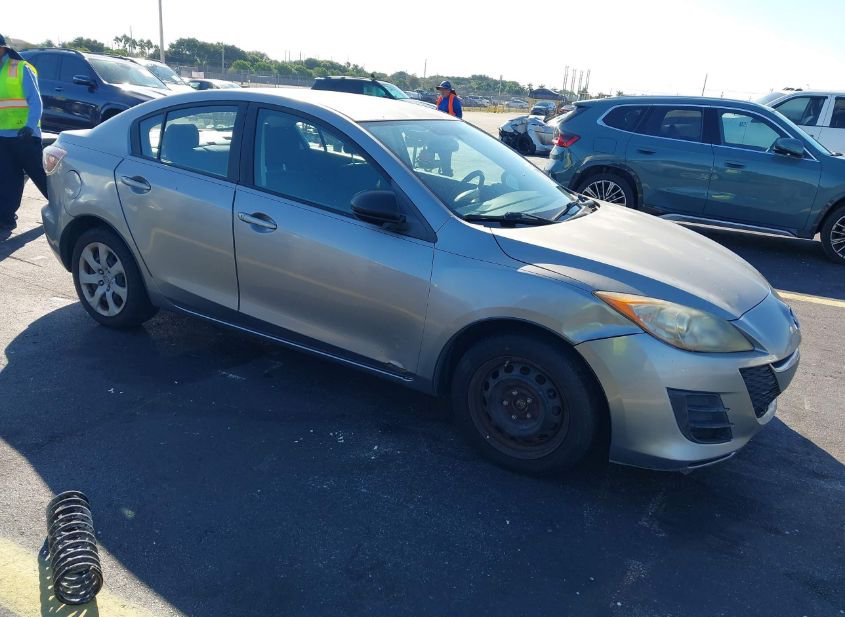 2010 MAZDA MAZDA3 I SPORT photo
