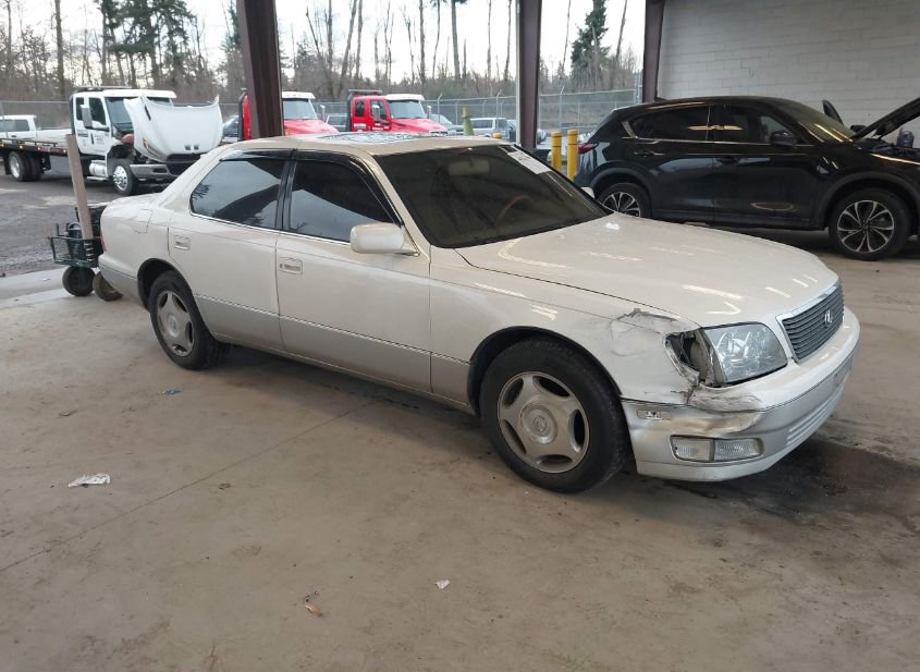 1999 LEXUS LS 400 photo