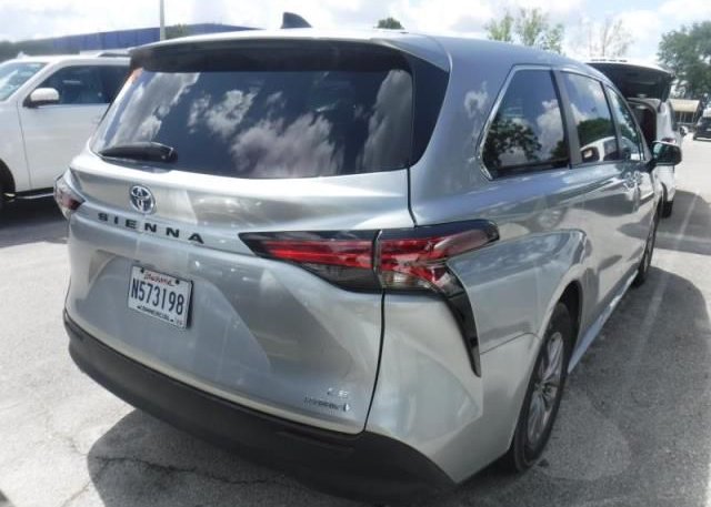 2021 TOYOTA SIENNA(VIN: 5TDKRKEC4MS035656