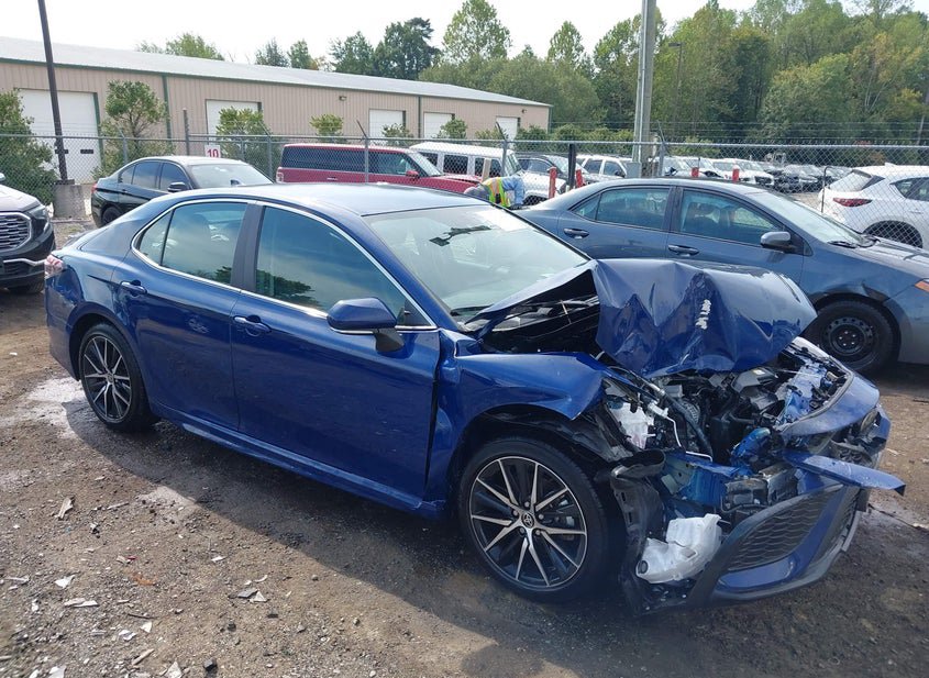 2023 Toyota Camry 2.5L photo