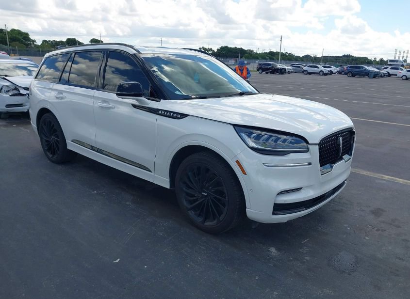 2022 LINCOLN AVIATOR RESERVE photo