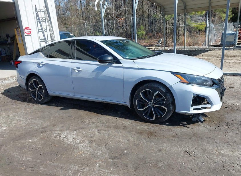 2023 Nissan Altima 2.5L photo