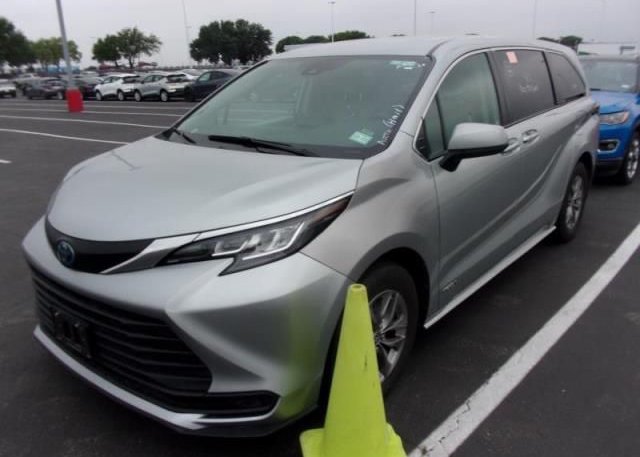 2021 TOYOTA SIENNA (VIN: 5TDKRKEC2MS035932)