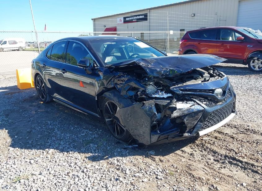 2018 TOYOTA CAMRY XSE photo