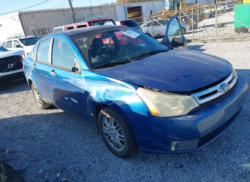 2009 FORD FOCUS SE photo