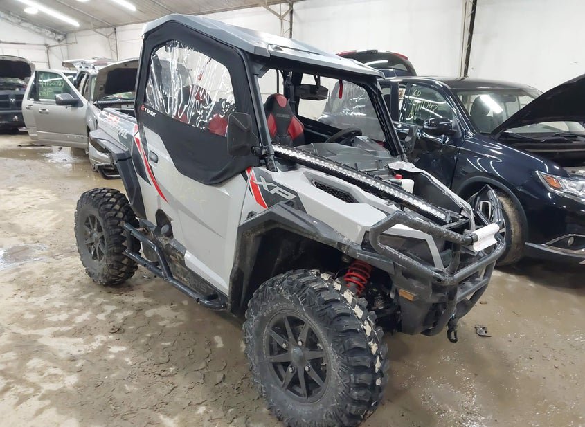 2025 Polaris General 2 photo