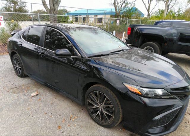 2021 TOYOTA CAMRY (VIN: 4T1G11AKXMU563293)