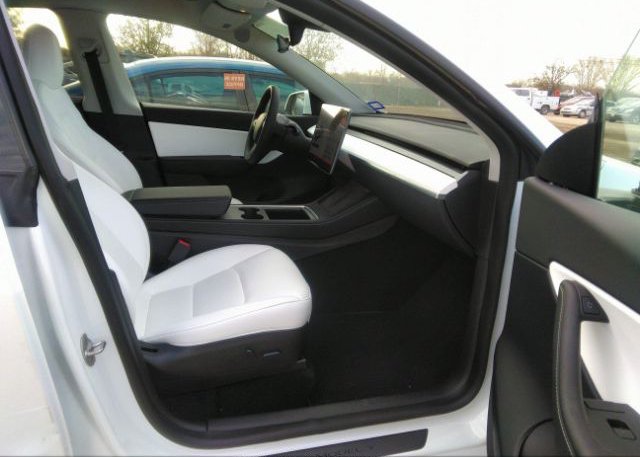 2022 TESLA MODEL Y(VIN: 7SAYGDEE7NF511999