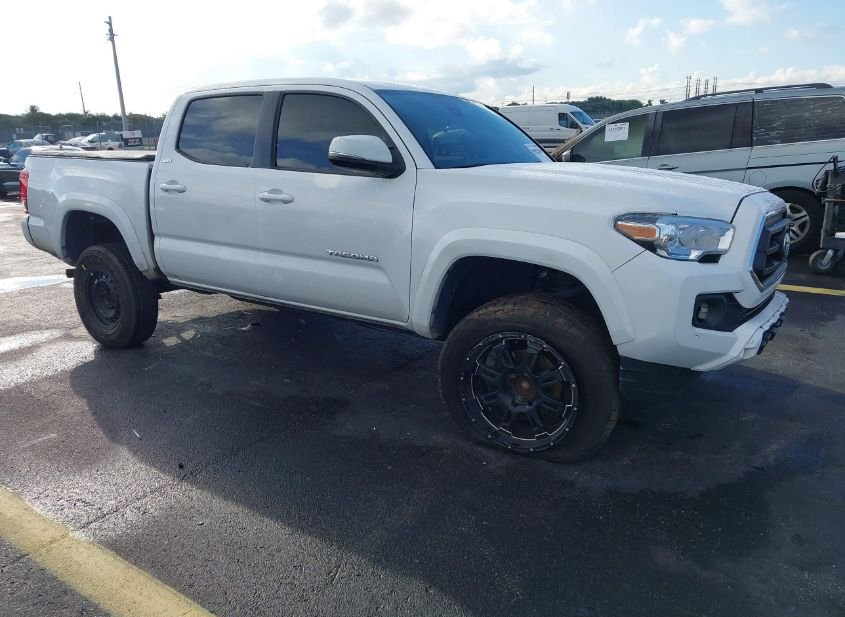 2022 TOYOTA TACOMA SR5 V6 photo