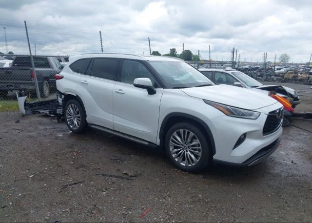 2022 TOYOTA HIGHLANDER (VIN: 5TDFZRAH5NS109521)