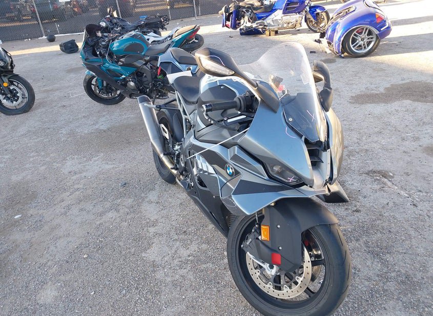 2025 BMW S 1000 4 photo