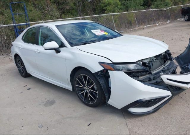 2021 TOYOTA CAMRY (VIN: 4T1G11AK5MU414080)
