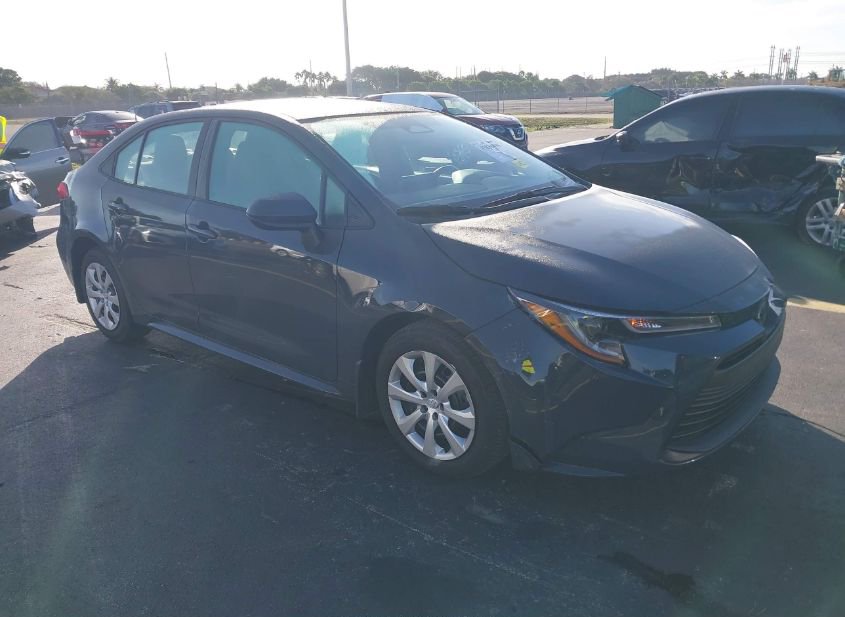 2025 TOYOTA COROLLA LE photo