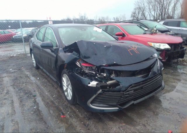 2021 TOYOTA CAMRY (VIN: 4T1C11AK4MU551557)