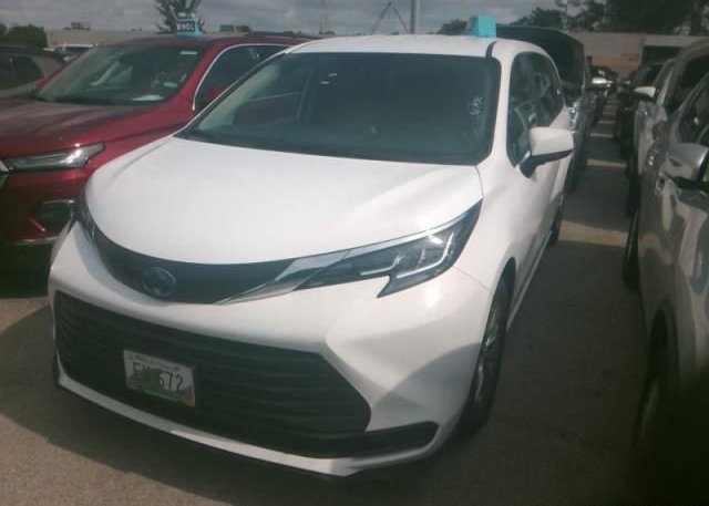 2021 TOYOTA SIENNA (VIN: 5TDKRKEC0MS045181)