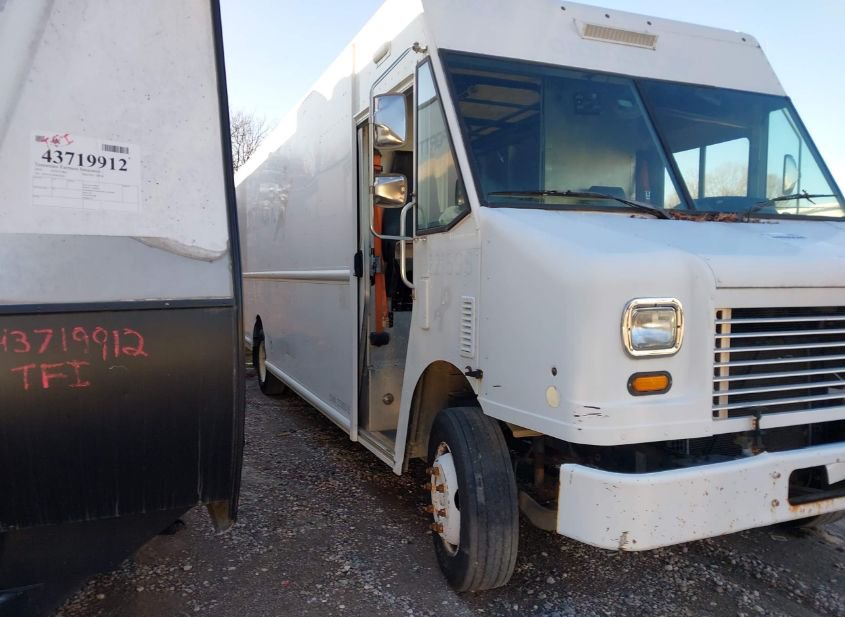 2012 WORKHORSE CUSTOM CHASSIS COMMERCIAL CHASSIS W62 photo