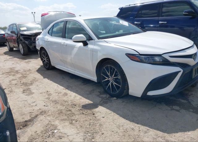 2021 TOYOTA CAMRY (VIN: 4T1G11AK0MU431272)