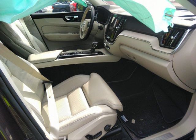 2021 VOLVO XC60(VIN: YV4102DL7M1685180