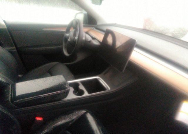 2022 TESLA MODEL Y(VIN: 7SAYGDEE8NF545143