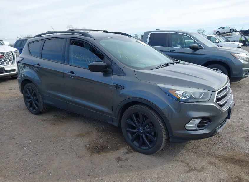2017 FORD ESCAPE SE photo