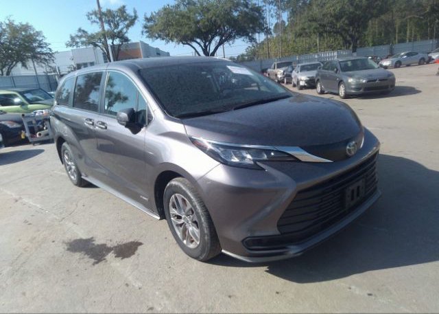 2021 TOYOTA SIENNA (VIN: 5TDKRKEC0MS028266)