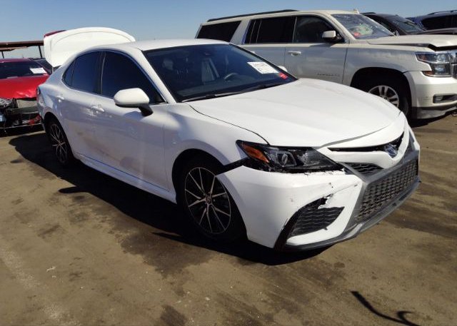 2021 TOYOTA CAMRY (VIN: 4T1G11AK8MU608828)