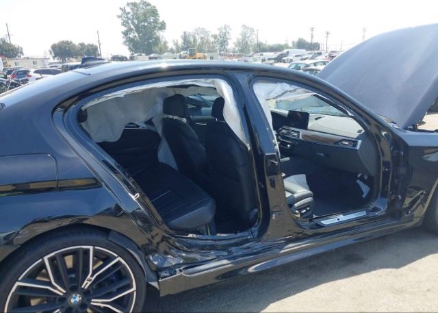2022 BMW 5 SERIES(VIN: WBA13BK04NCL07582