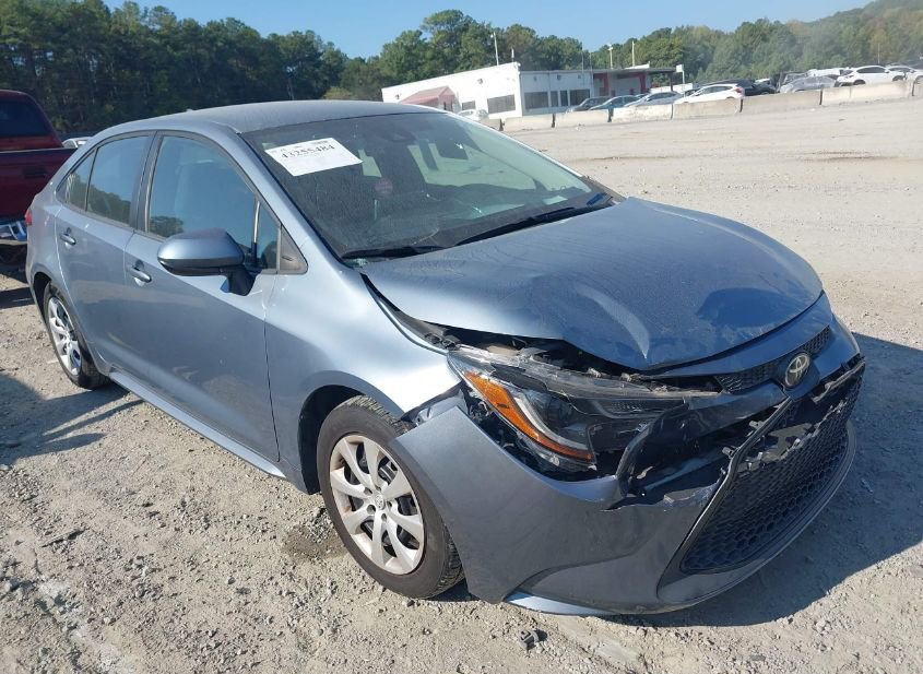 2021 TOYOTA COROLLA LE photo