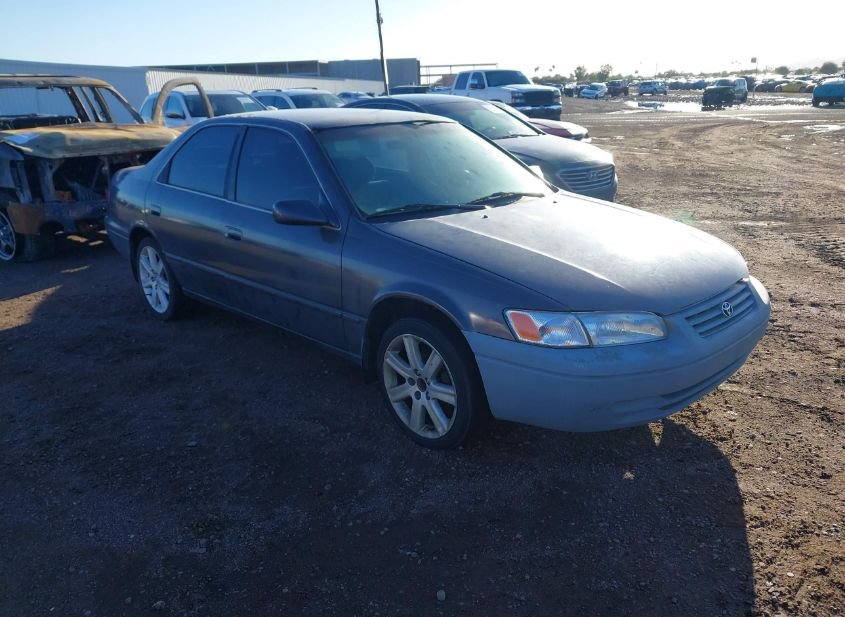 1998 TOYOTA CAMRY LE photo