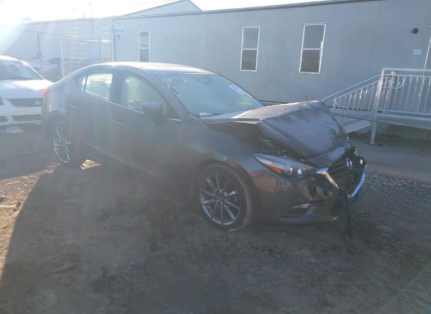 2018 MAZDA MAZDA3 TOURING photo