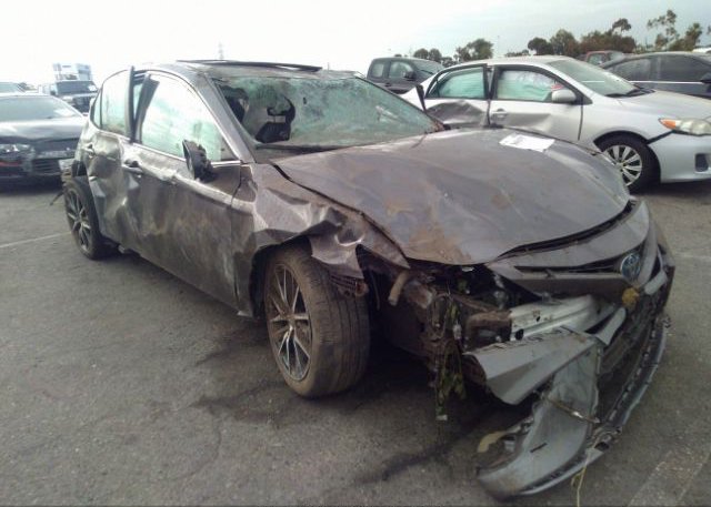 2022 TOYOTA CAMRY (VIN: 4T1S31AK4NU575137)