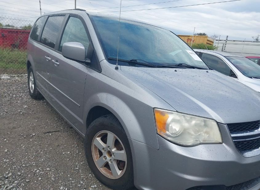 2013 DODGE GRAND CARAVAN SXT photo
