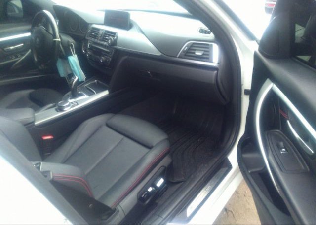 2018 BMW 3 SERIES VIN: WBA8D9G57JNU68094
