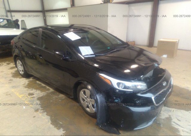 3KPFK4A75JE270132 2018 KIA FORTE