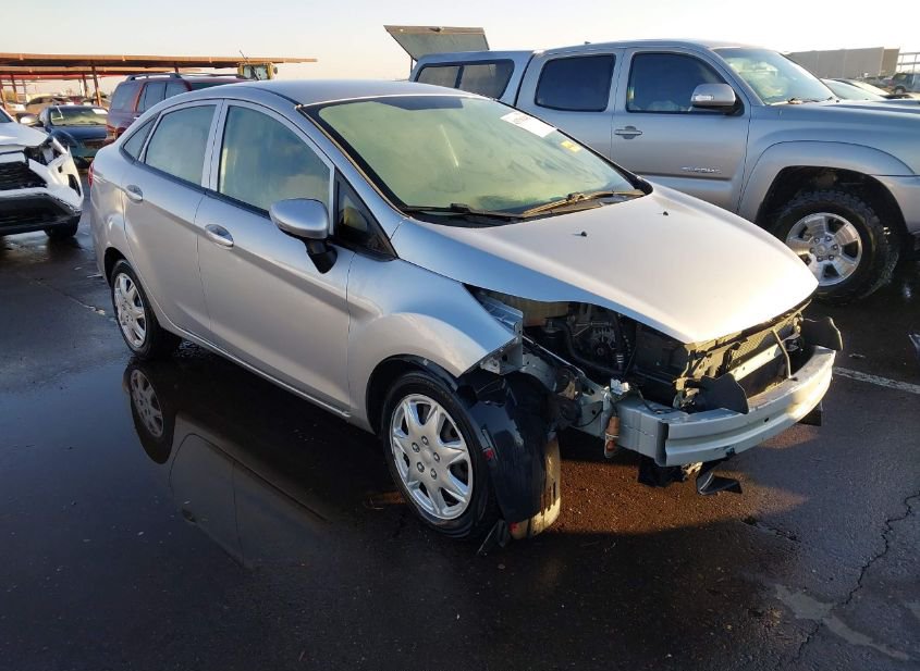 2013 FORD FIESTA SE photo