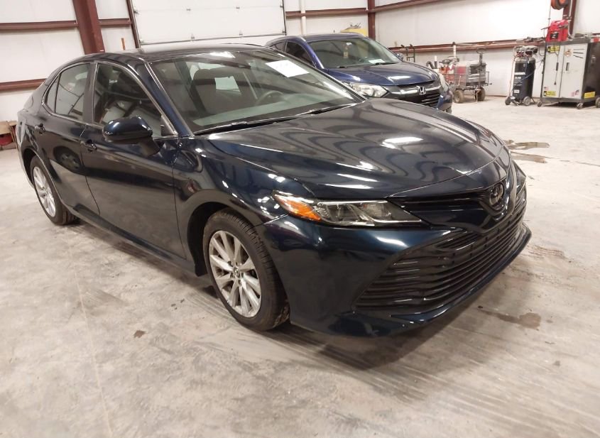 2020 TOYOTA CAMRY LE photo