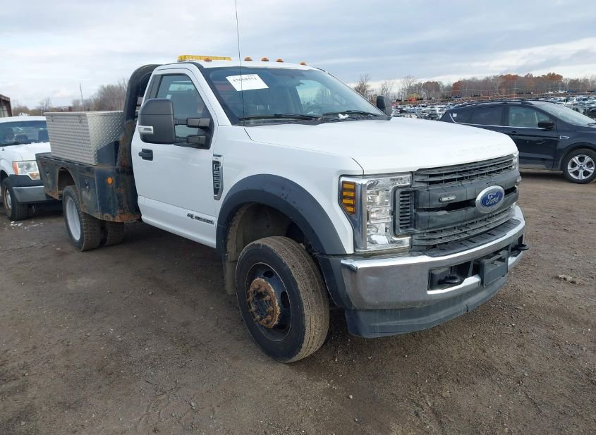 2019 FORD F-550 CHASSIS XL photo