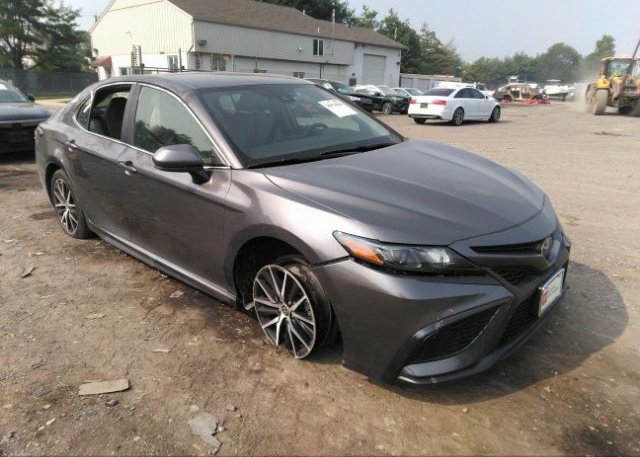 2021 TOYOTA CAMRY (VIN: 4T1G11AK8MU514061)