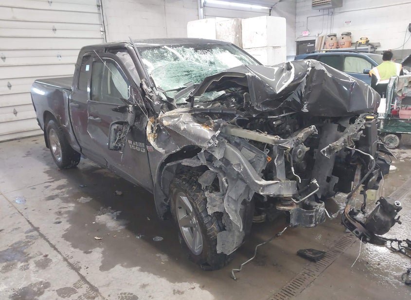 2017 RAM 1500 EXPRESS  4X4 6'4 BOX photo