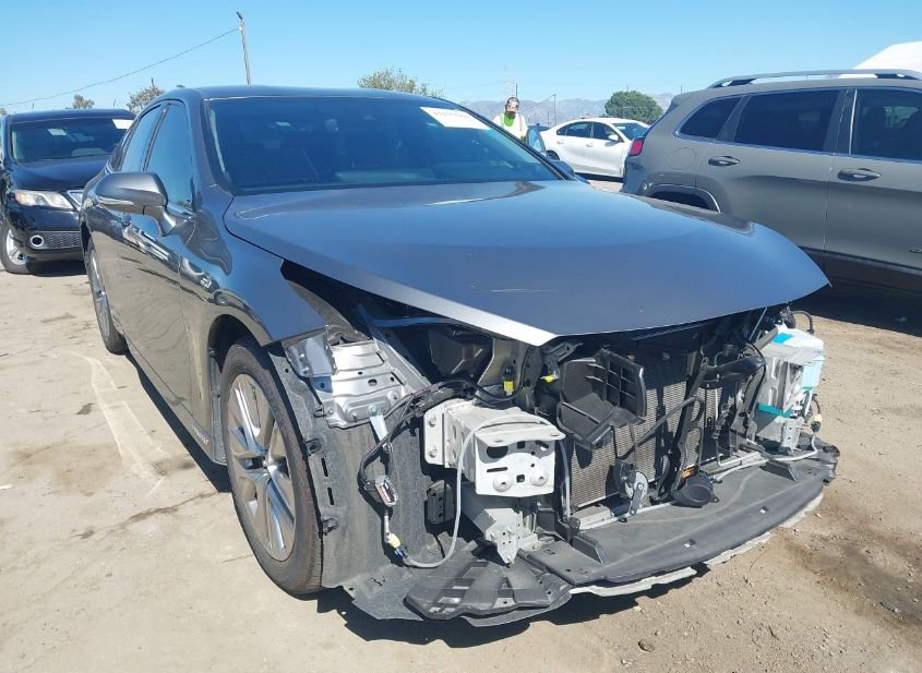 2021 TOYOTA MIRAI XLE photo