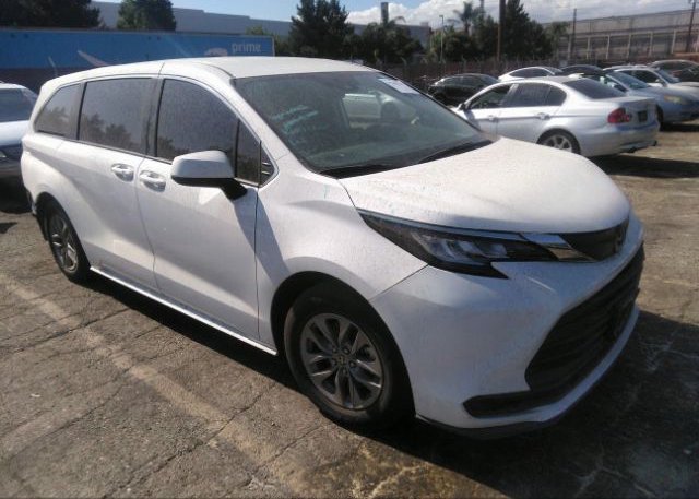 2022 TOYOTA SIENNA (VIN: 5TDKRKEC1NS122299)