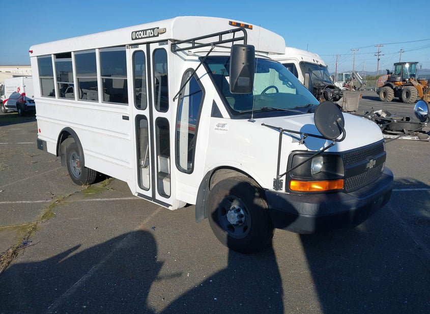 2006 Chevrolet Express Cutaway photo