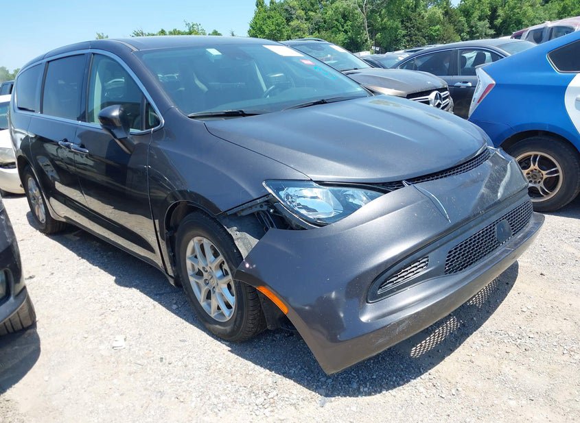 2023 Chrysler Voyager 3.6L photo